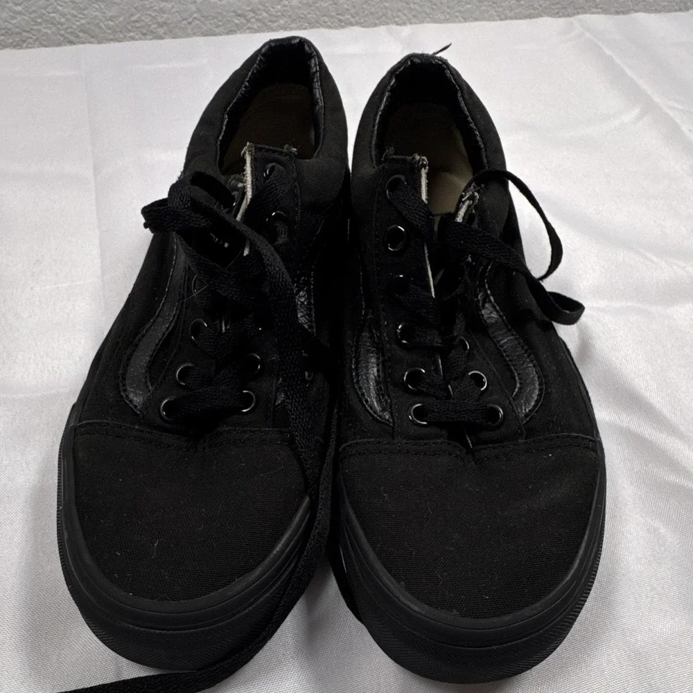 VANS Old Skool Men's Low Top Lace Up Sneakers Black  Size 5.5 US VN000D3HBKA